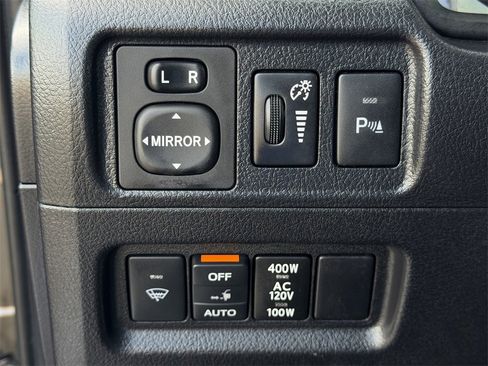 Used 2018 Toyota 4Runner Limited image 22