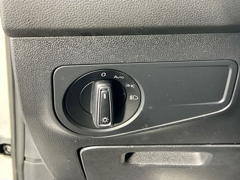 Used 2022 Volkswagen Tiguan SE AWD/4WD image 10