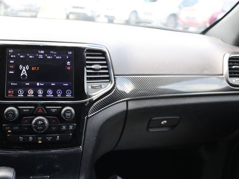 Used 2019 Jeep Grand Cherokee Limited AWD/4WD image 24