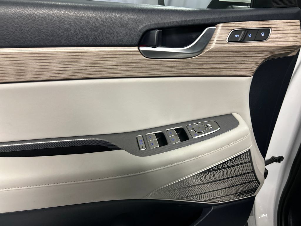 Used 2022 Hyundai Palisade Limited FWD image 12