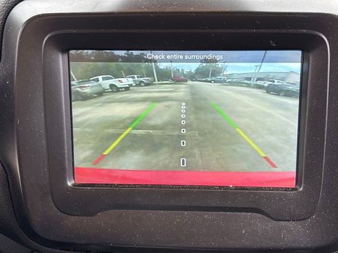 Used 2021 Jeep Renegade Latitude image 26