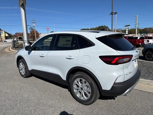 New 2026 Ford Escape Active image 8