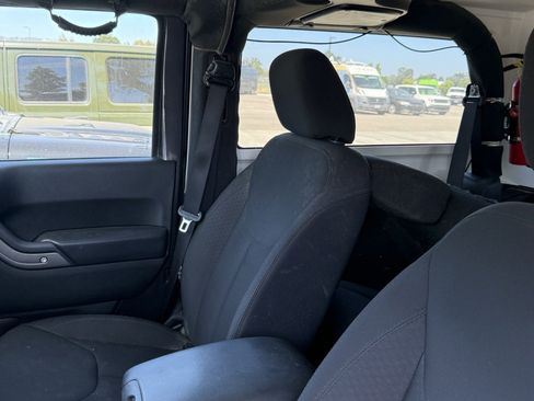 Used 2017 Jeep Wrangler Sport AWD/4WD image 5