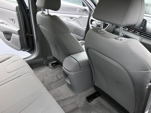 Certified 2025 Hyundai Elantra Sport image 12