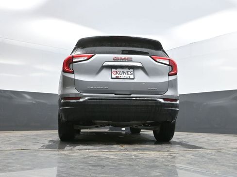 Used 2024 GMC Terrain SLT AWD/4WD image 24