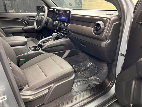 Used 2025 Chevrolet Colorado Trail Boss image 8