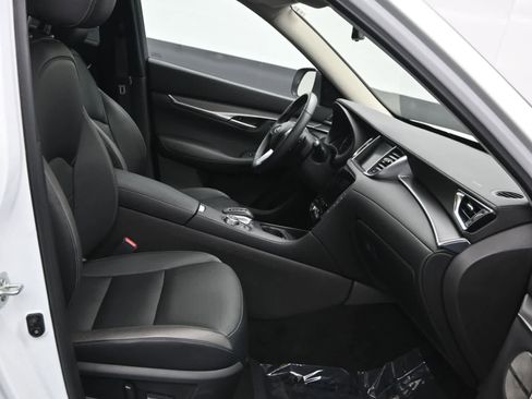 Used 2023 INFINITI QX50 Luxe AWD/4WD image 9