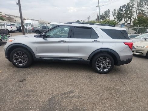 Used 2023 Ford Explorer XLT w/ Equipment Group 202A AWD/4WD image 10