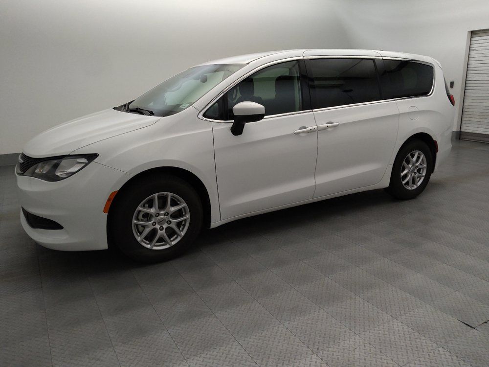 Used 2023 Chrysler Voyager LX FWD image 2