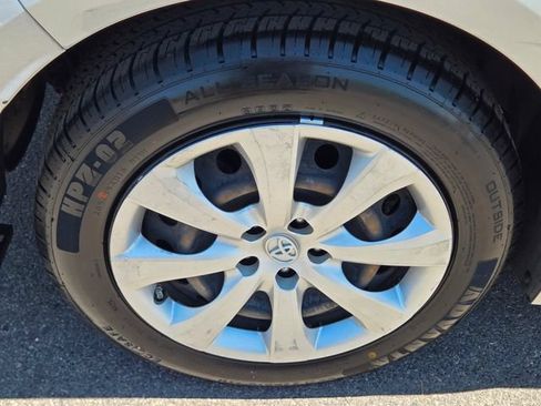 Used 2020 Toyota Corolla LE FWD image 10