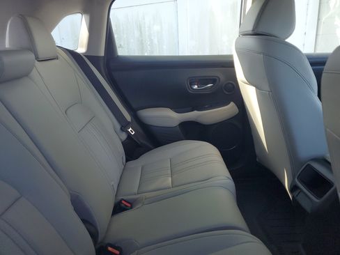 Used 2024 Honda HR-V EX-L image 9