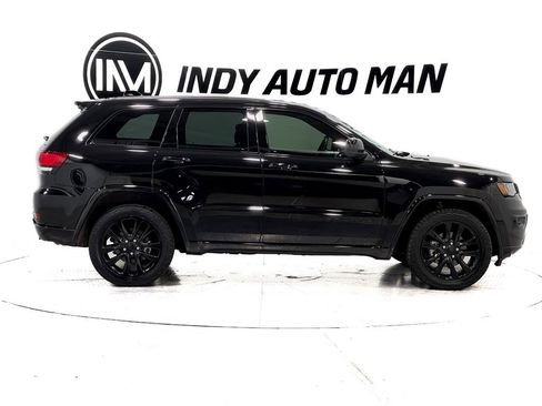Used 2019 Jeep Grand Cherokee Altitude image 3