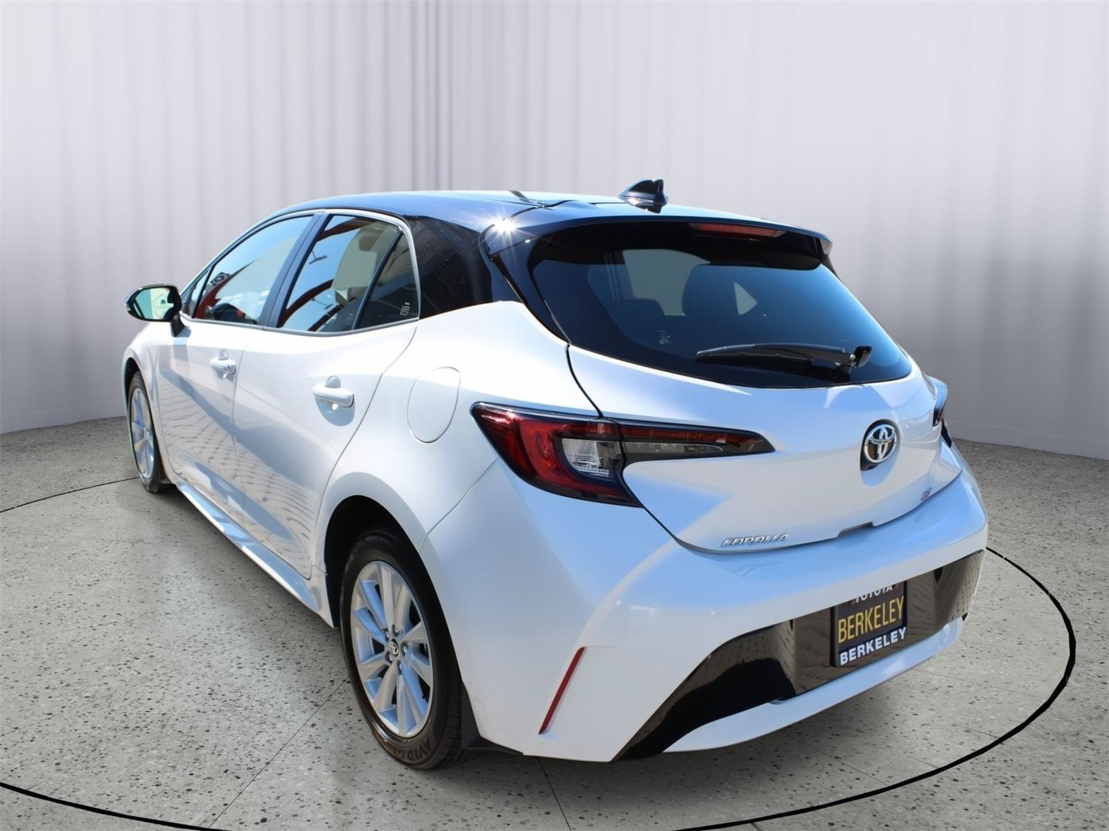 Certified 2024 Toyota Corolla SE w/ SE Package FWD image 6
