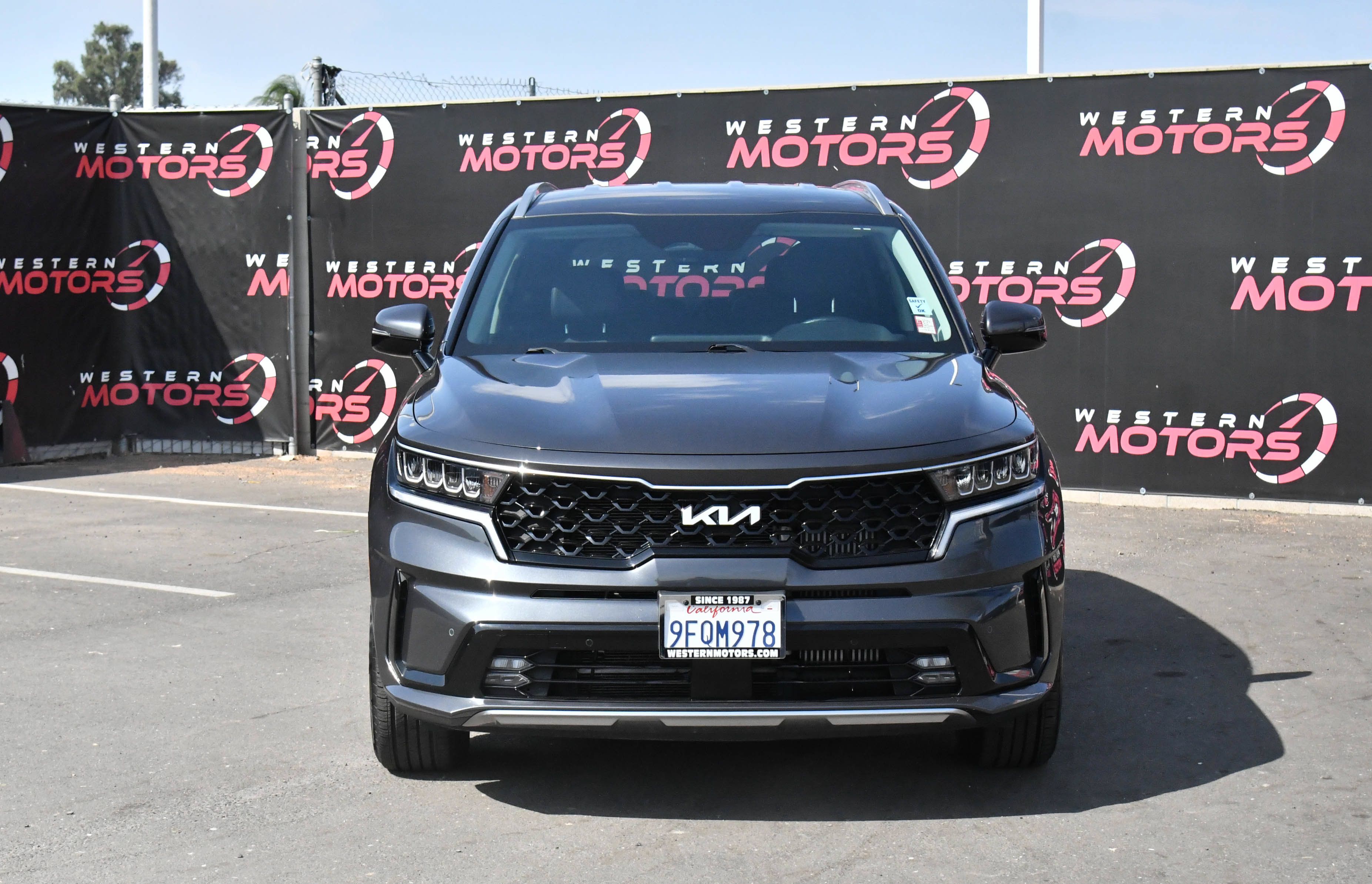 Used 2023 Kia Sorento EX FWD image 2
