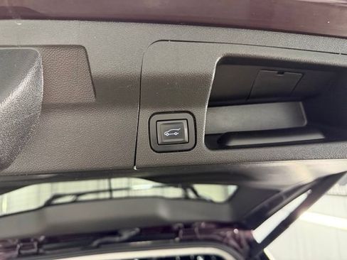 Used 2018 GMC Acadia SLT AWD/4WD image 10