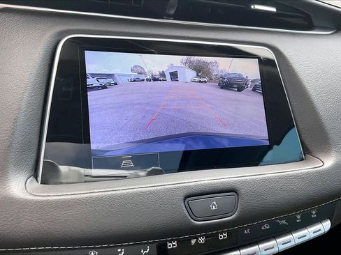 Used 2023 Cadillac XT4 Luxury w/ Cold Weather Package image 27