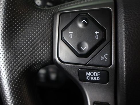 Used 2021 Toyota Tacoma TRD Off-Road AWD/4WD image 31