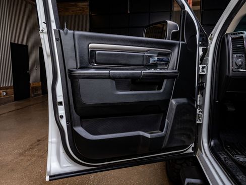 Used 2016 RAM 1500 Sport image 32