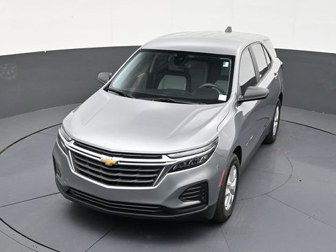 Used 2023 Chevrolet Equinox LS FWD image 19