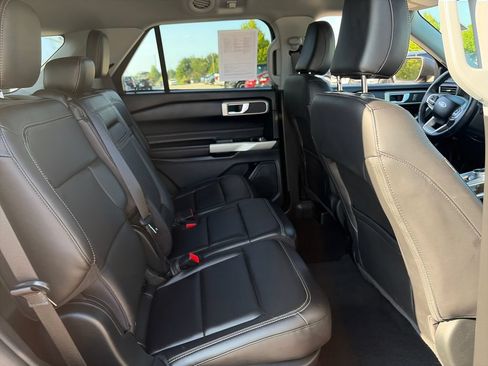 Used 2023 Ford Explorer XLT w/ Equipment Group 202A AWD/4WD image 34