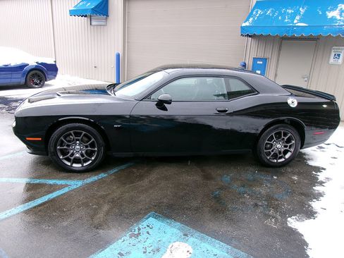 Used 2018 Dodge Challenger GT w/ GT Interior Package AWD/4WD image 3