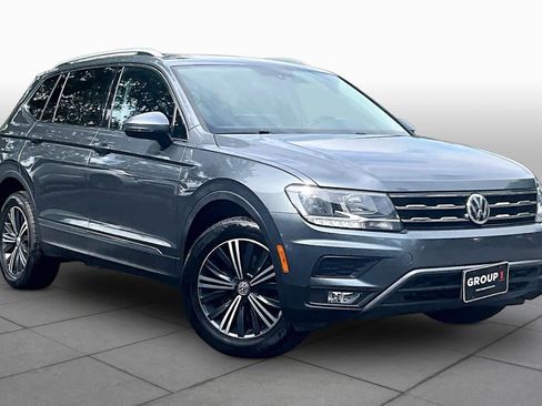 Used 2018 Volkswagen Tiguan SEL FWD image 3