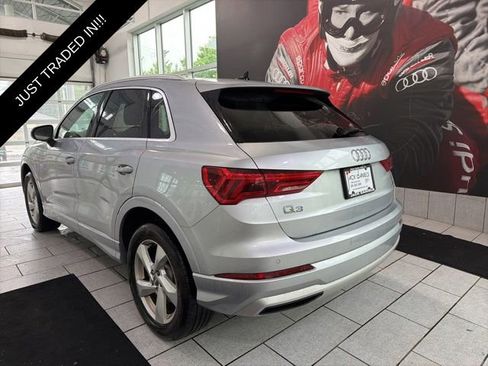 Used 2020 Audi Q3 2.0T Premium w/ Convenience Package AWD/4WD image 3