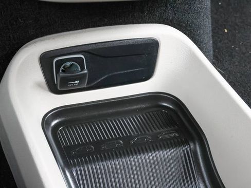 Used 2023 Chrysler Voyager LX FWD image 20