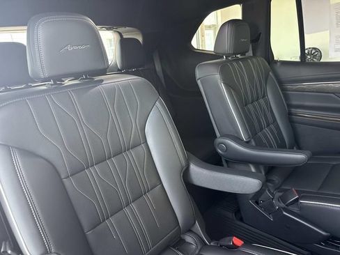Used 2026 Buick Enclave Avenir w/ Super Cruise Package AWD/4WD image 27
