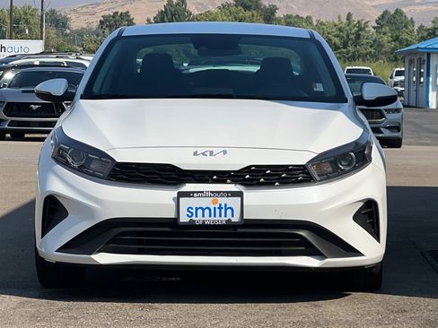 Used 2023 Kia Forte LXS w/ LXS Technology Package image 9