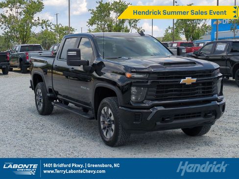 Used 2024 Chevrolet Silverado 2500 Custom w/ Custom Value Package AWD/4WD image 1