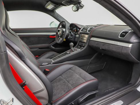 Used 2016 Porsche Cayman GT4 image 30