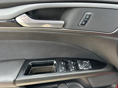 Used 2016 Ford Fusion SE FWD image 15