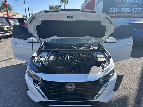 Used 2025 Nissan Sentra SV FWD image 11