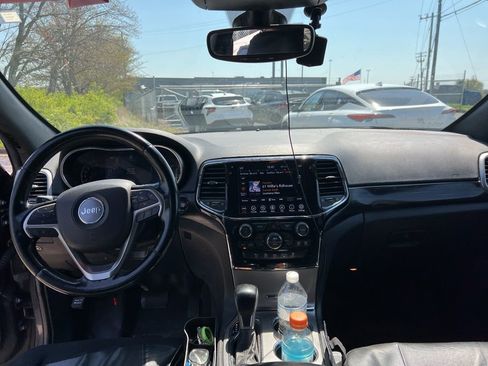 Used 2020 Jeep Grand Cherokee Laredo w/ Security & Convenience Group image 6