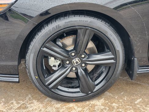 Used 2025 Honda Accord Sport image 11