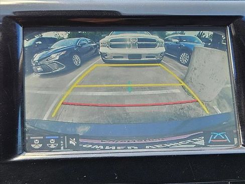 Used 2019 Toyota Camry SE w/ Convenience Package FWD image 13