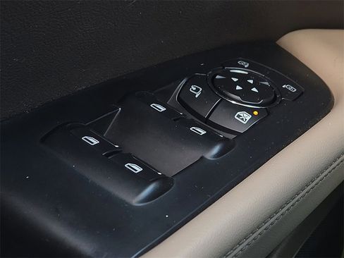 Used 2021 Lincoln Nautilus Reserve image 16