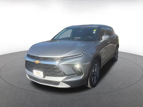 Used 2025 Chevrolet Blazer LT FWD image 7