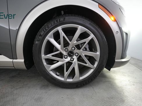 Used 2023 Genesis GV60 Advanced AWD/4WD image 20