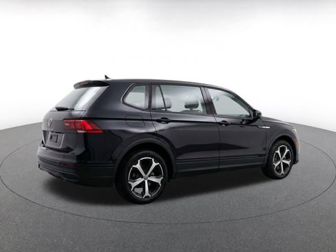 Used 2026 Volkswagen Tiguan SE FWD image 9