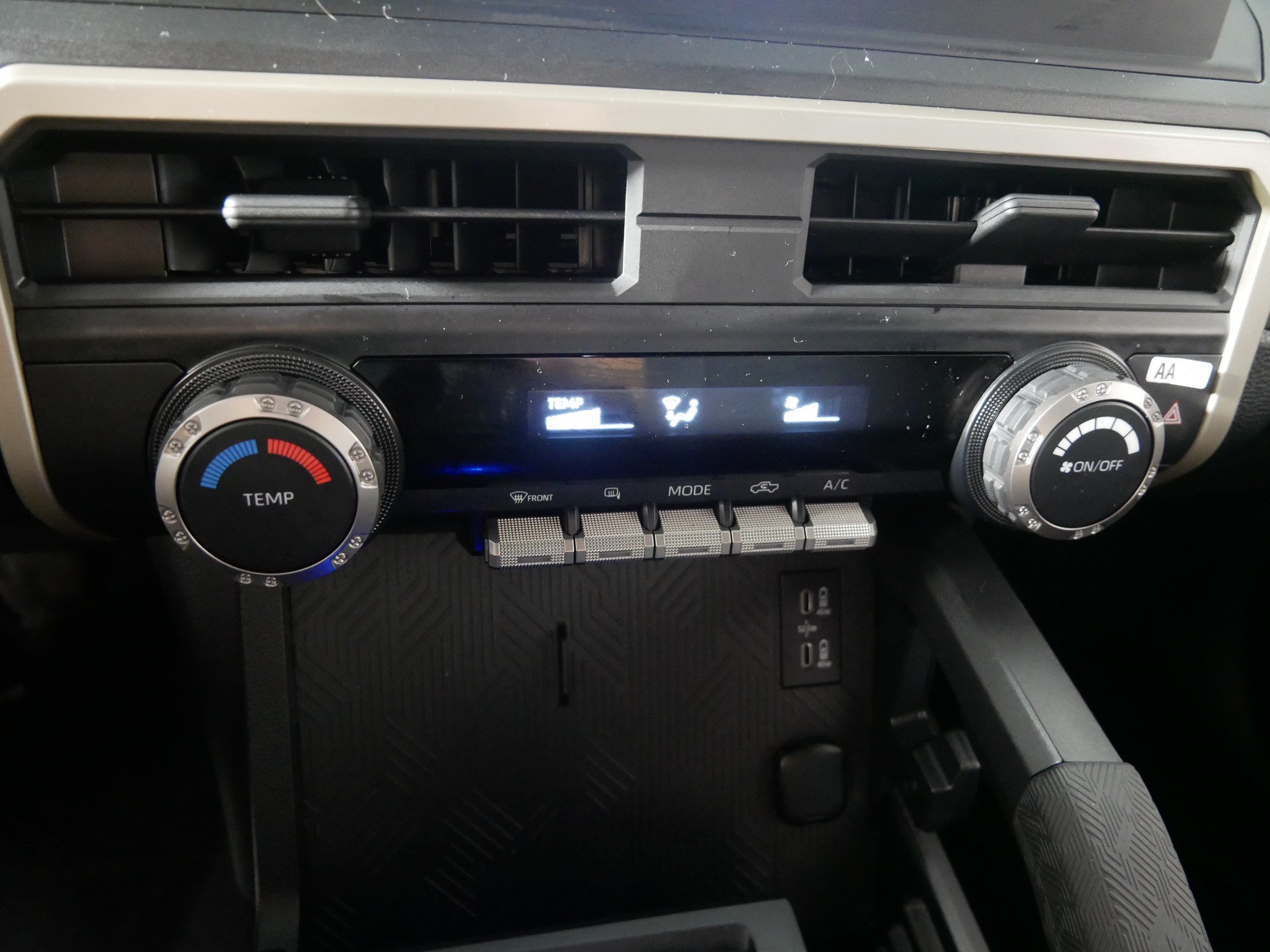 Used 2025 Toyota Tacoma SR AWD/4WD image 23