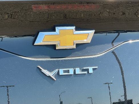 Used 2017 Chevrolet Volt Premier w/ Driver Confidence II Package FWD image 33