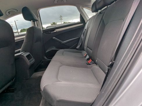 Used 2014 Volkswagen Passat 2.5 S FWD image 10