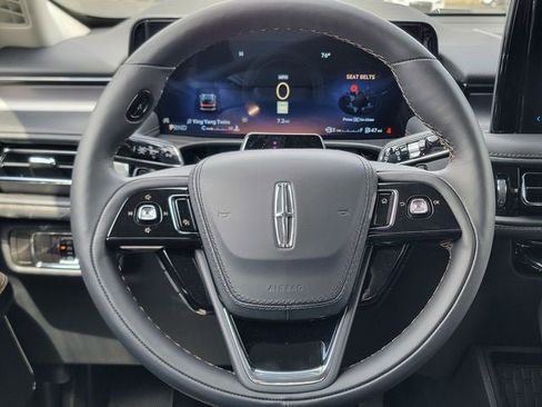 New 2026 Lincoln Aviator AWD image 32