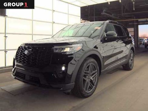 Used 2025 Ford Explorer ST-Line w/ Premium Package image 1