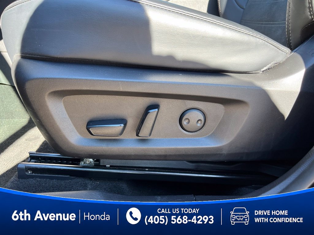Used 2025 Mitsubishi Outlander SE AWD/4WD image 29