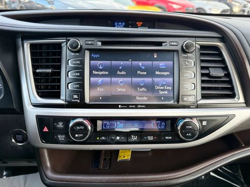Used 2019 Toyota Highlander Limited Platinum AWD/4WD image 40