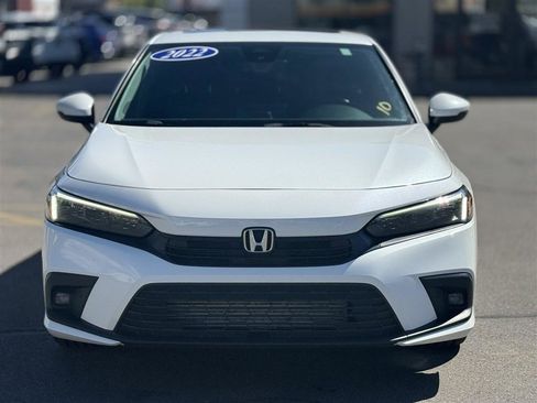 Used 2022 Honda Civic Touring image 2