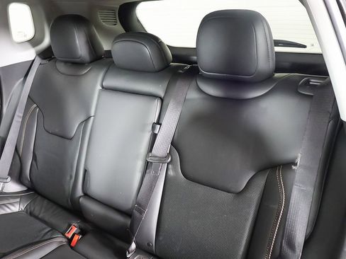 Used 2022 Jeep Compass Latitude image 32